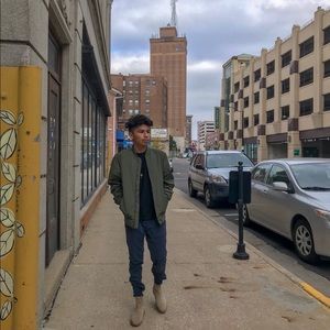 Meet your Posher, Miguel